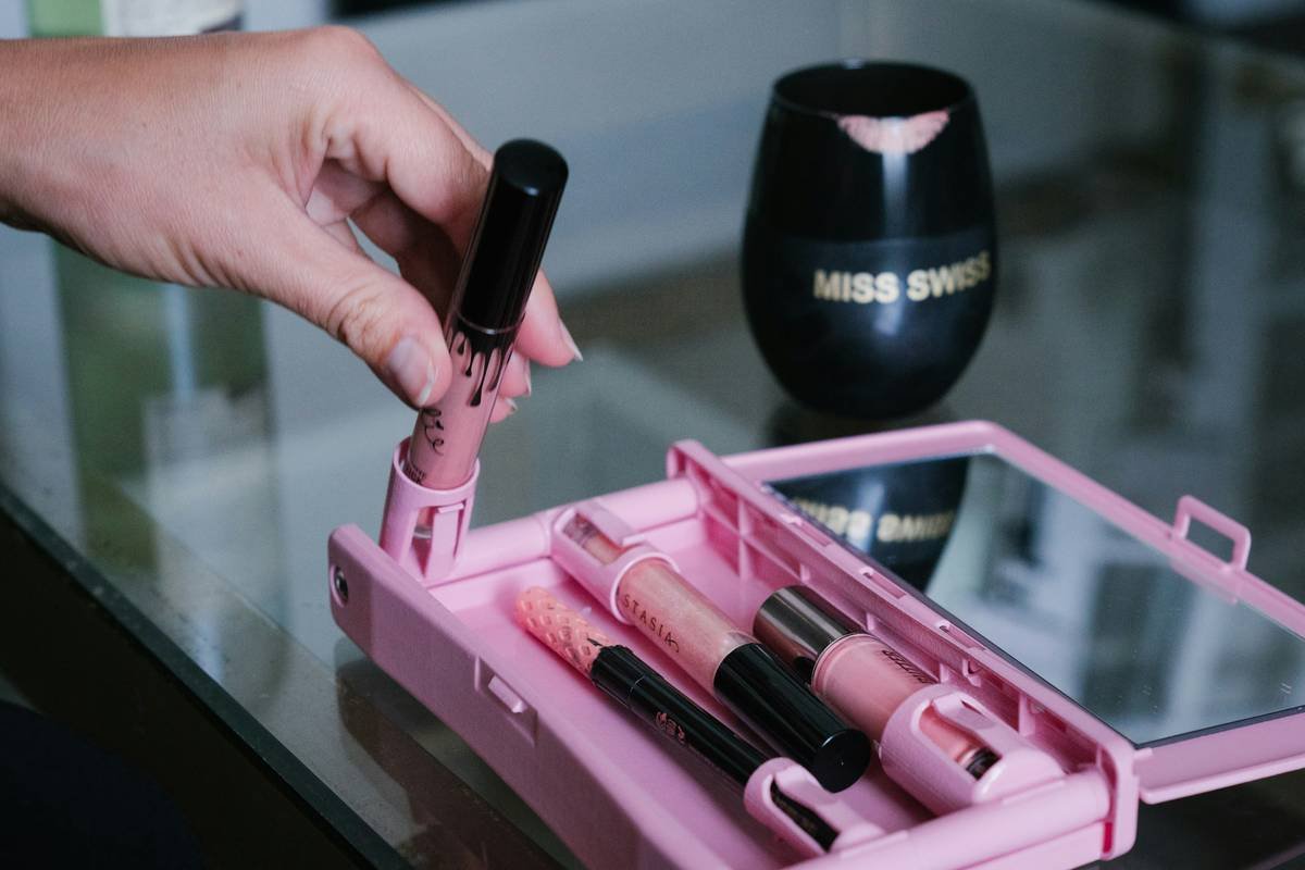 Smudge-Proof Lip Liners That Actually Stay Put (No, Really—We Tested 27)