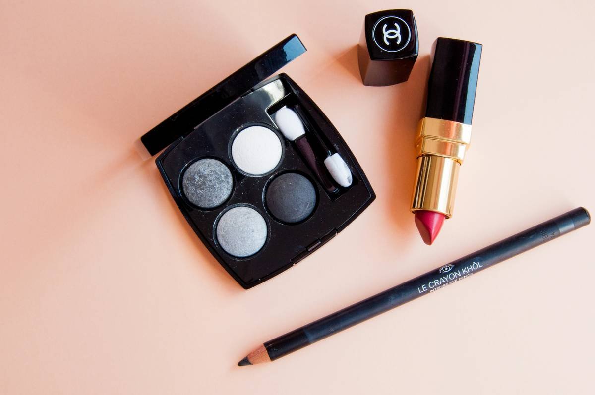 Infographic showing which sharpener types work best for creamy vs. matte lip liners