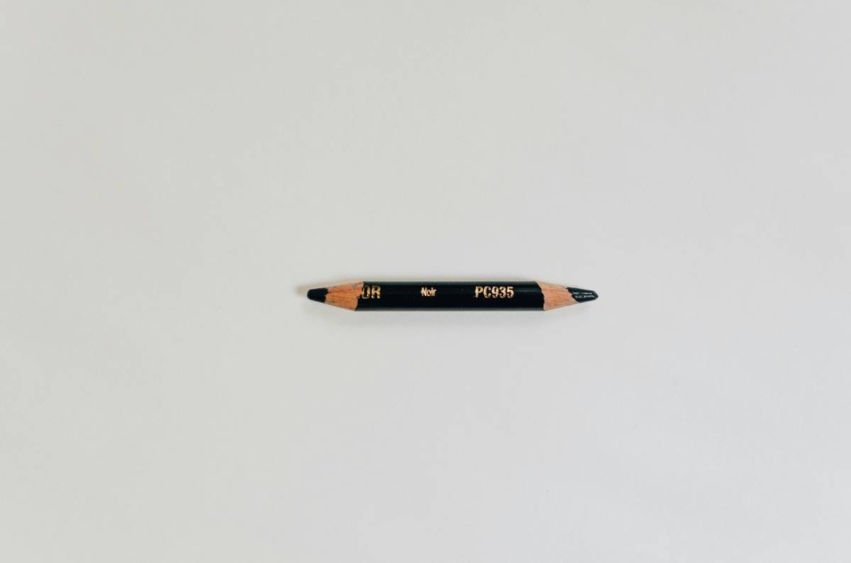 Comparison showing broken vs intact lip liner tip after using how to use lip liner sharpener techniques